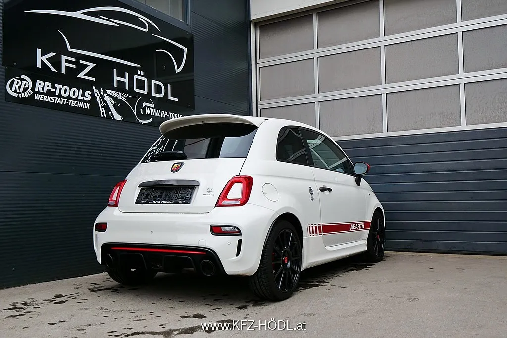 Abarth 595 Competizione MTA Image 2